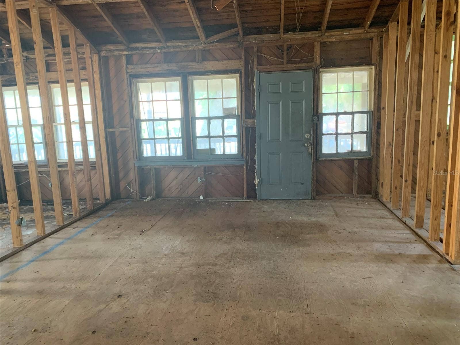 3010 E CURTIS STREET, Tampa, FL 33610