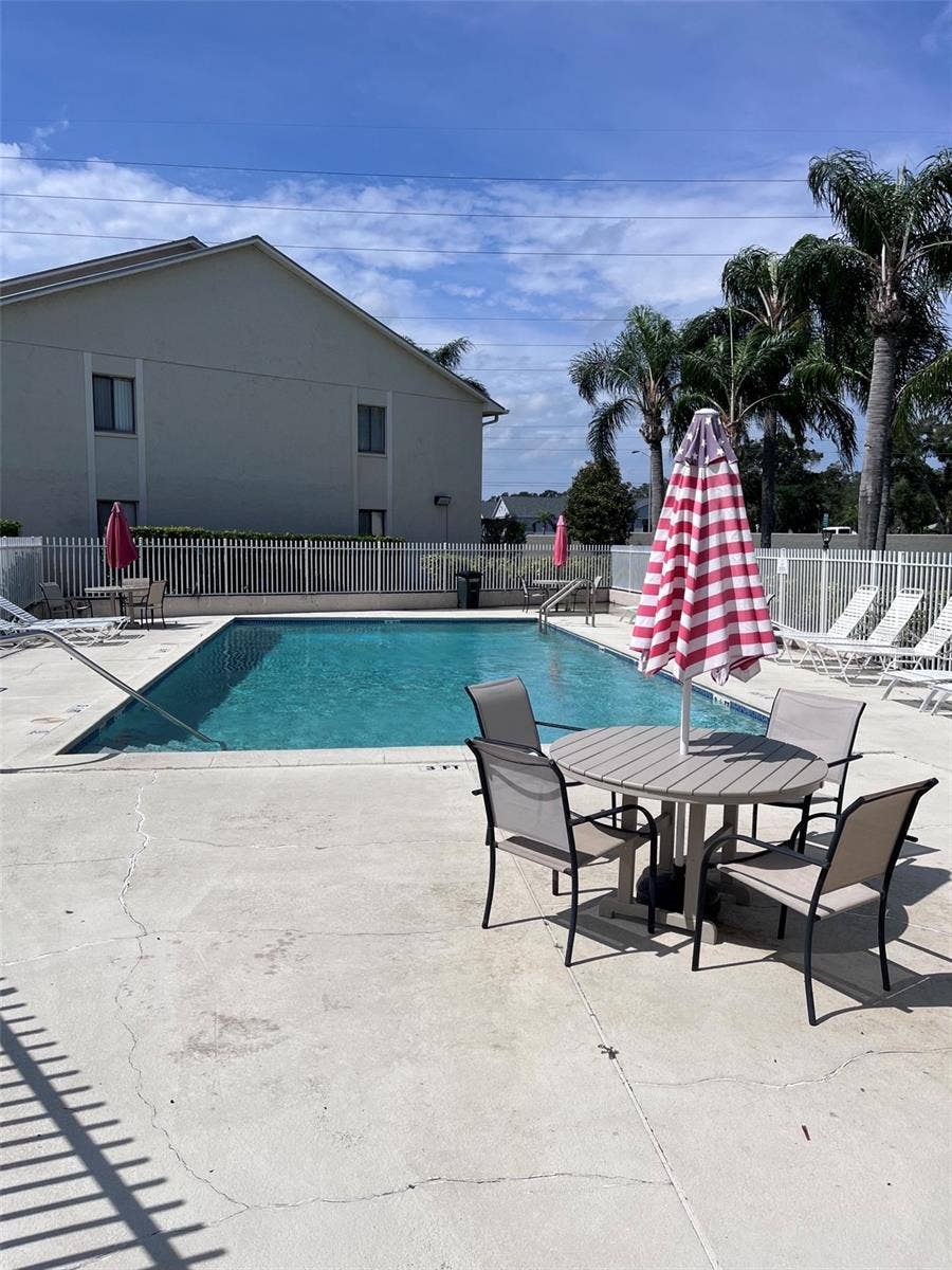 2050 HUNTERS GLEN DRIVE, #614, Dunedin, FL 34698