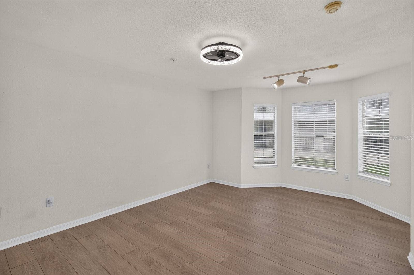 8513 ISLAND BREEZE LANE, #207, Temple Terrace, FL 33637 8513 ISLAND BREEZE LANE, #207, Temple Terrace, FL 33637