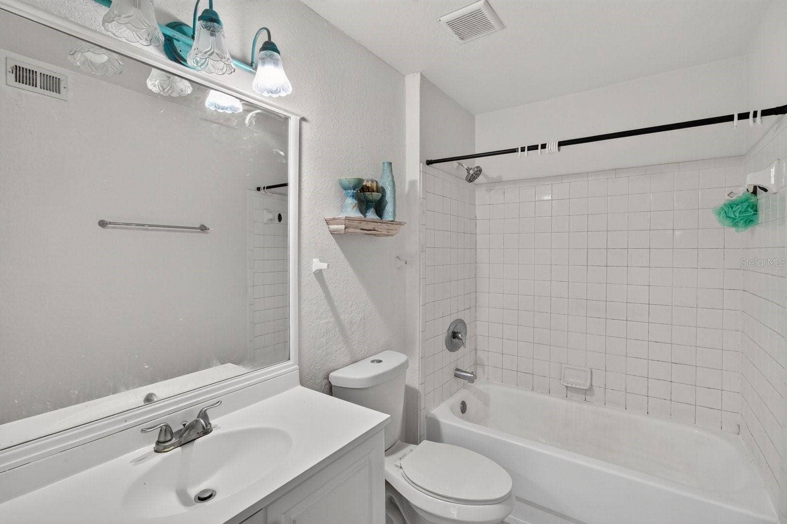 8513 ISLAND BREEZE LANE, #207, Temple Terrace, FL 33637 8513 ISLAND BREEZE LANE, #207, Temple Terrace, FL 33637