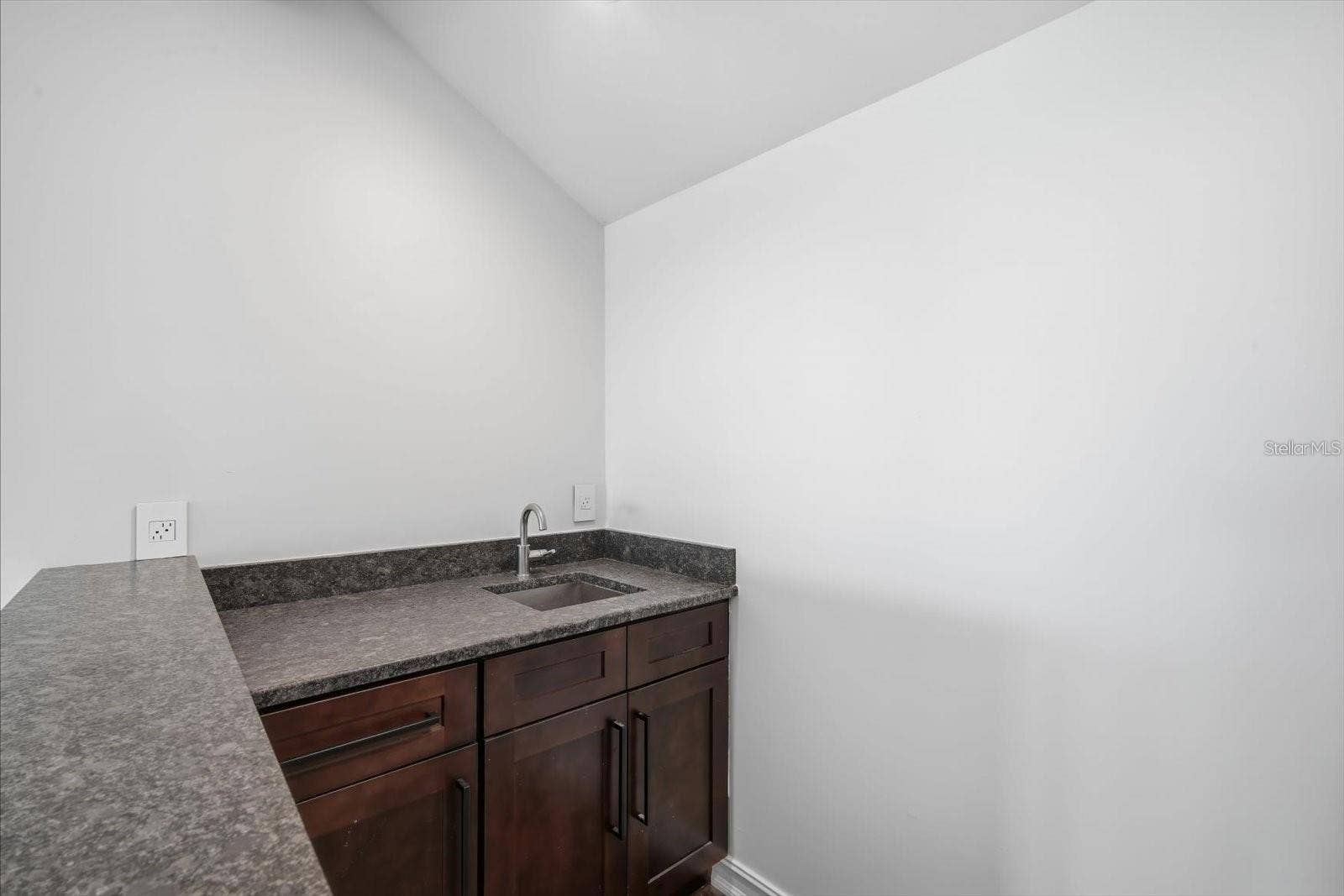 1465 HILLSIDE LANDING DRIVE, Tarpon Springs, FL 34688 1465 HILLSIDE LANDING DRIVE, Tarpon Springs, FL 34688