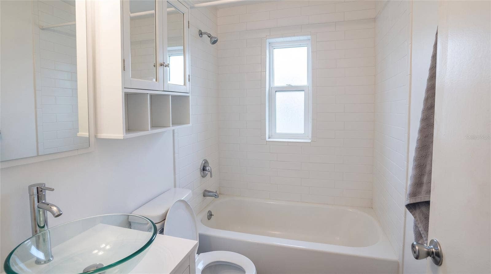 2930 29TH STREET N, St Petersburg, FL 33713 SECOND BATH