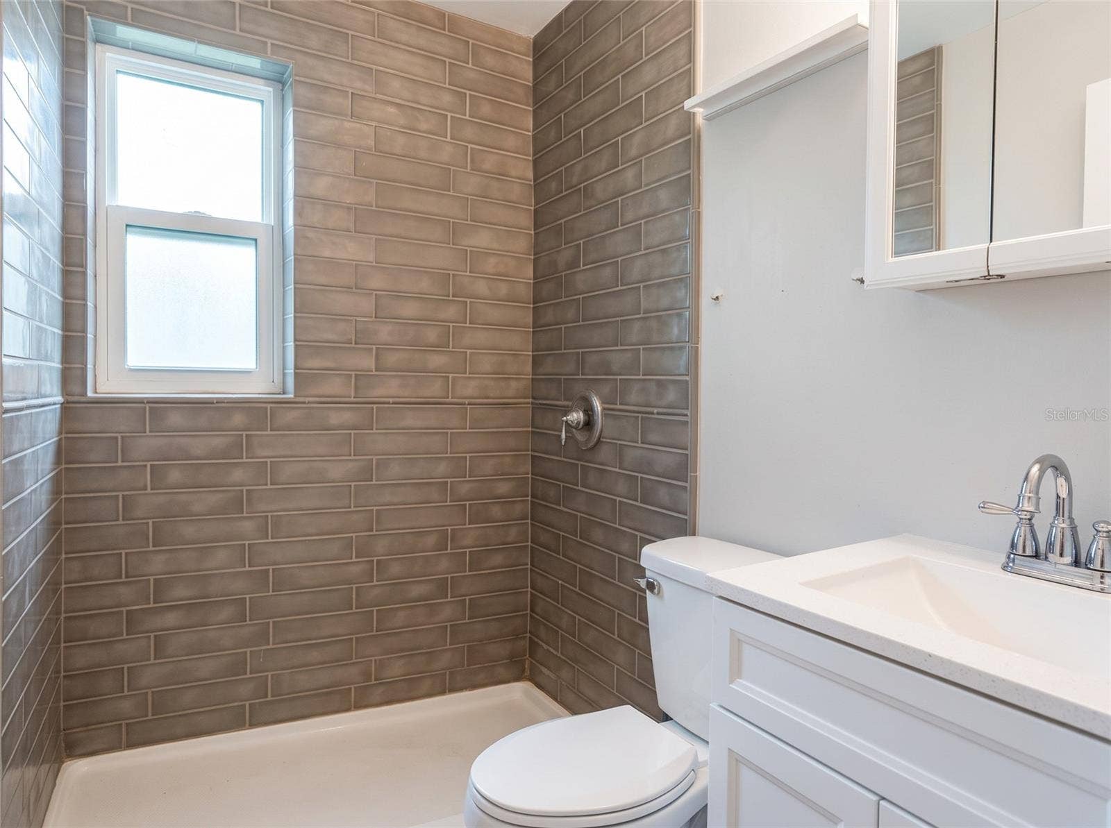 2930 29TH STREET N, St Petersburg, FL 33713 PRIMARY EN SUITE