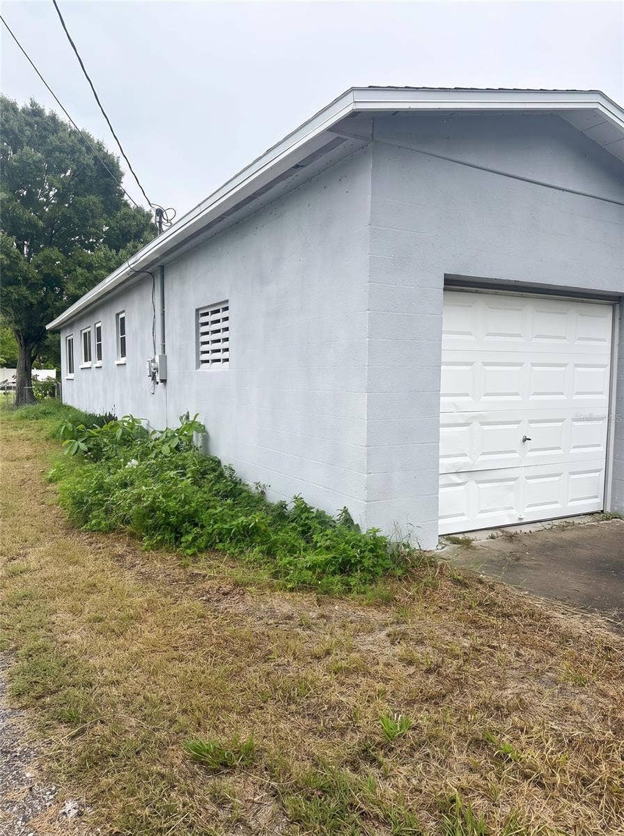 2930 29TH STREET N, St Petersburg, FL 33713 RIGHT SIDE OF HOME/GARAGE