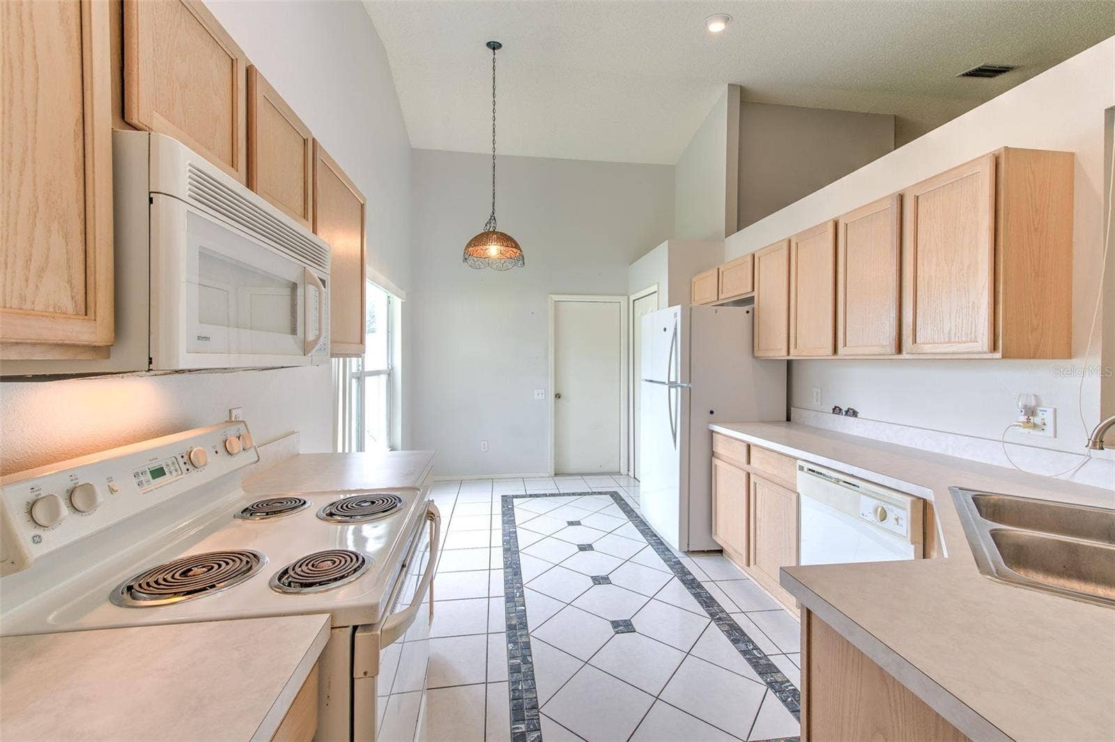 235 LAKEWAY LANE, Apollo Beach, FL 33572 235 LAKEWAY LANE, Apollo Beach, FL 33572