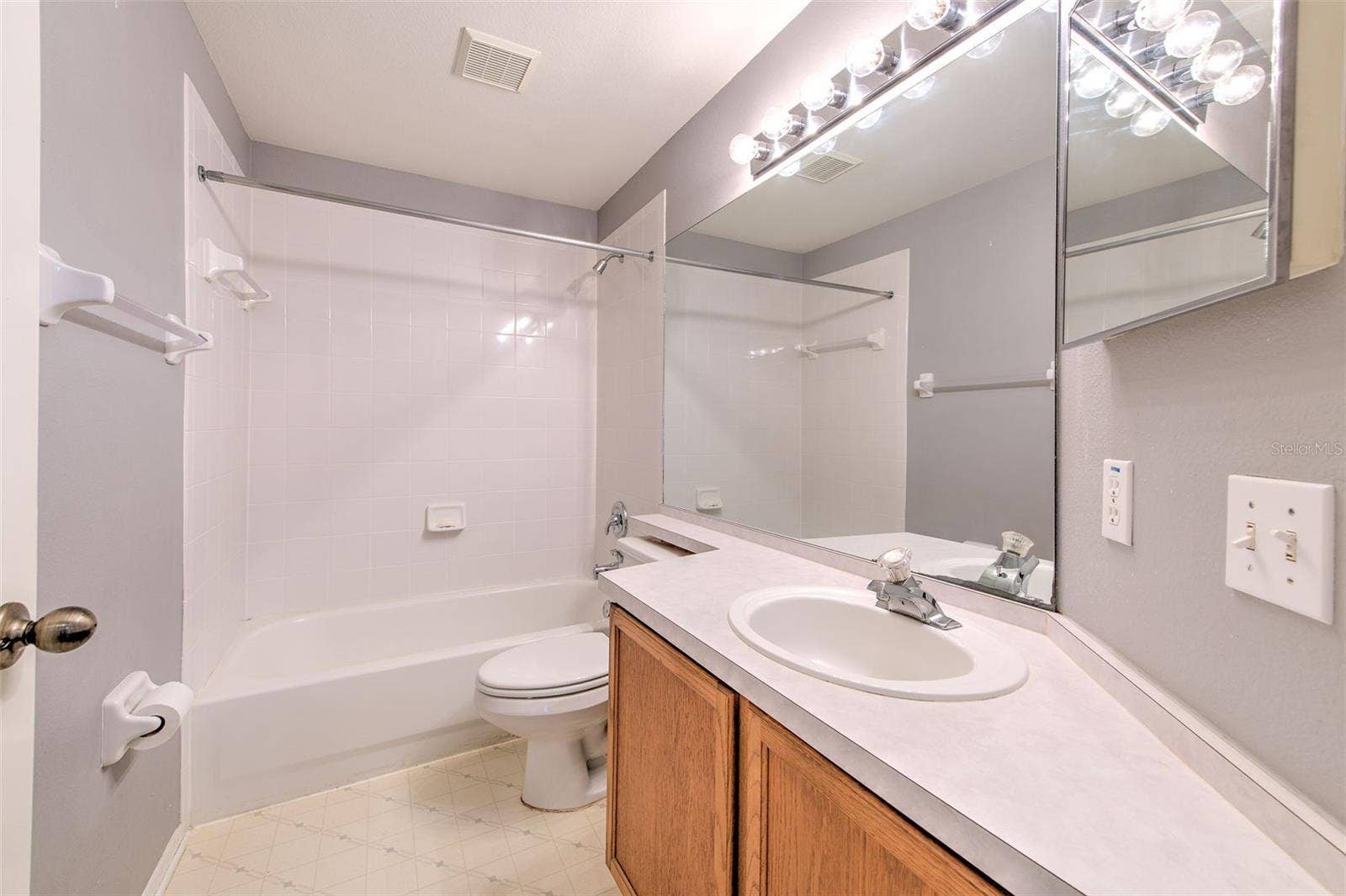 235 LAKEWAY LANE, Apollo Beach, FL 33572 235 LAKEWAY LANE, Apollo Beach, FL 33572