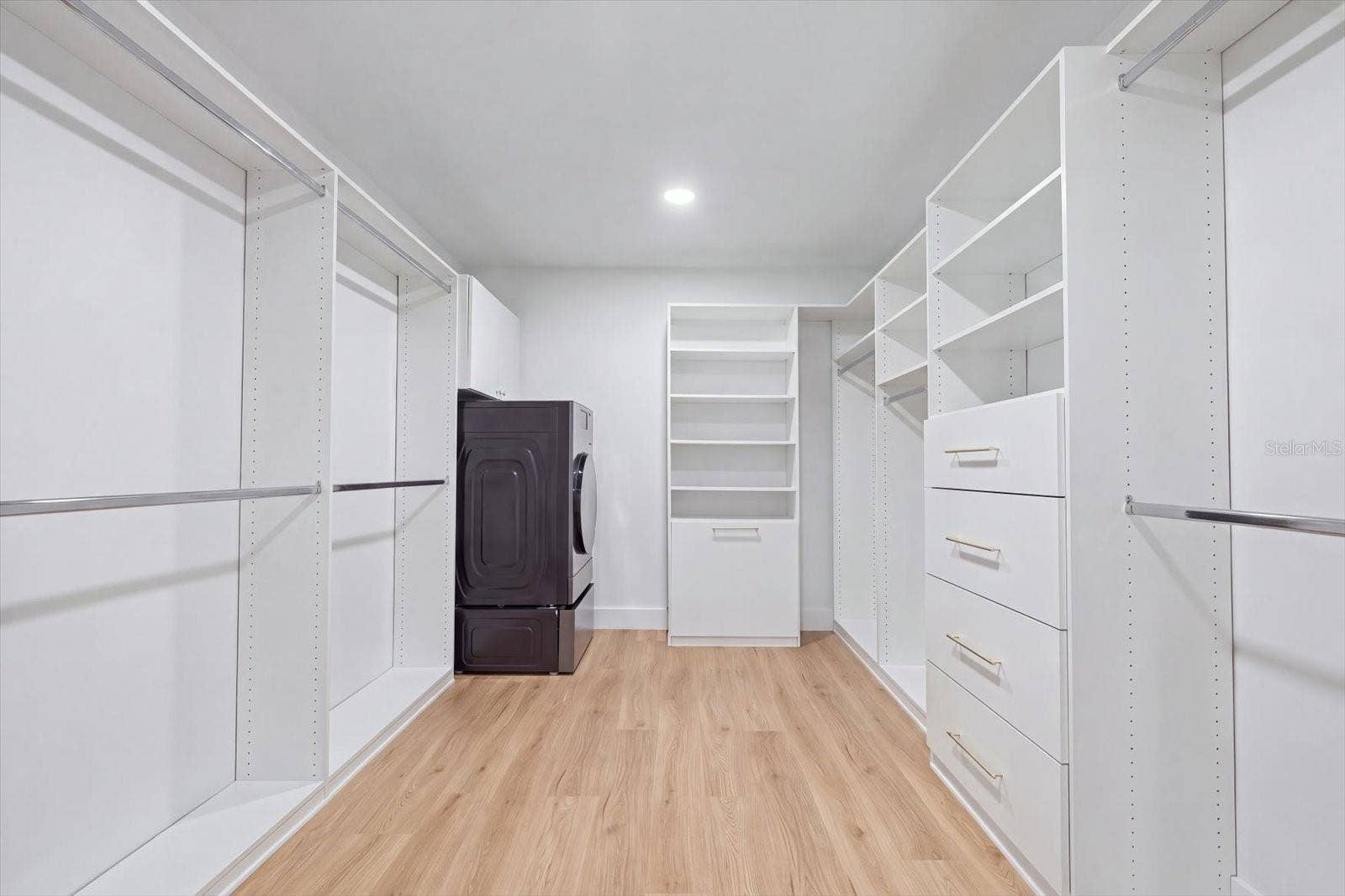 Primary Closet, personal Laundry