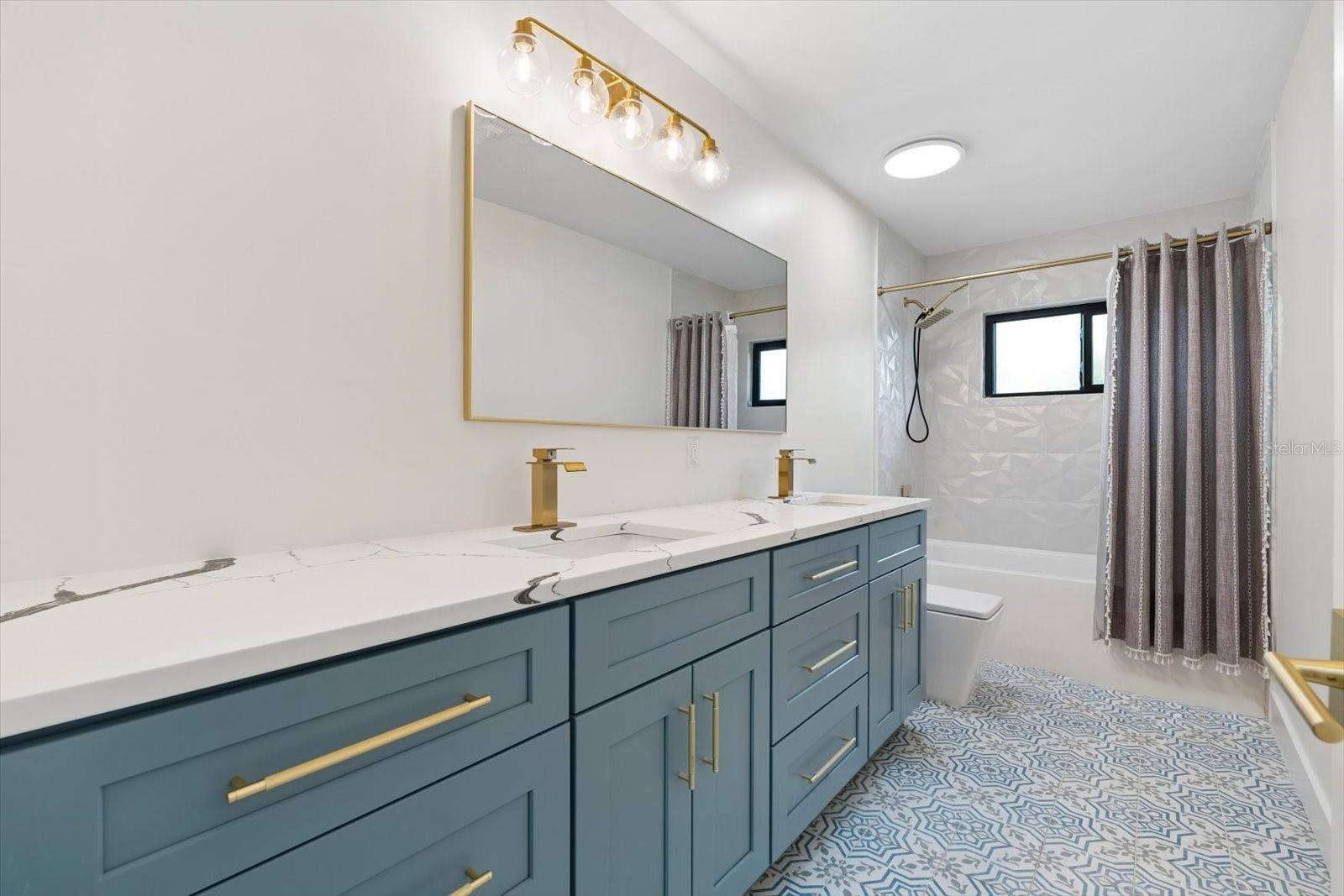 Bathroom 1st floor