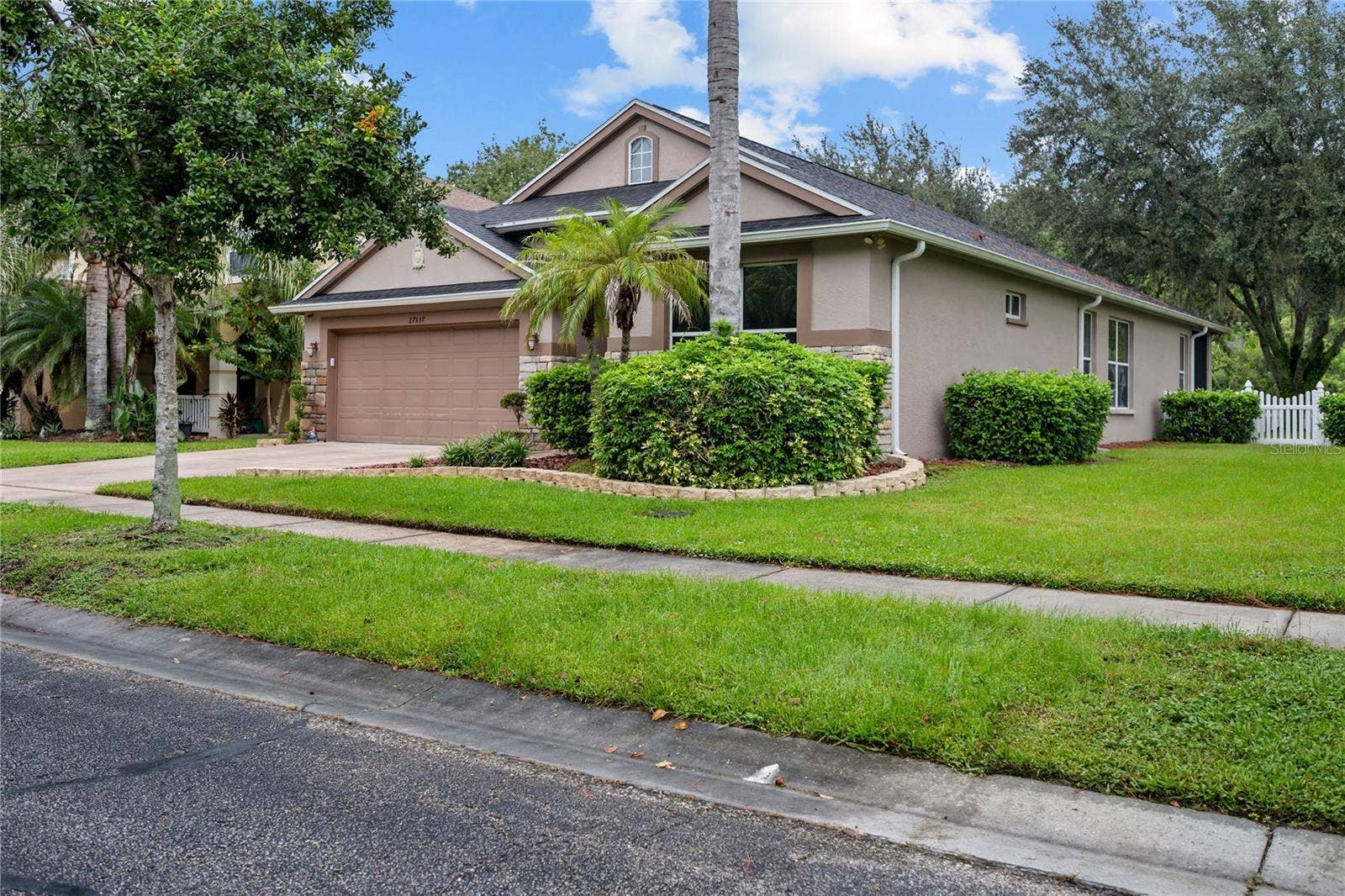 27537 EDENFIELD DRIVE, Wesley Chapel, FL 33544 27537 EDENFIELD DRIVE, Wesley Chapel, FL 33544
