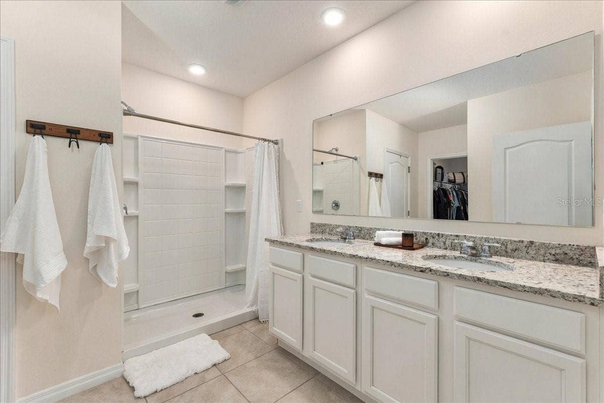 5244 GREENHEART AVENUE, Mount Dora, FL 32757