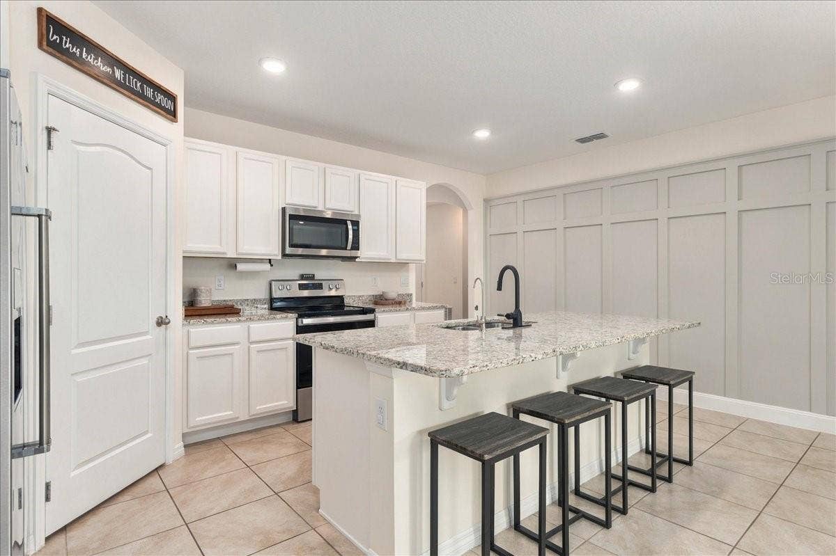 5244 GREENHEART AVENUE, Mount Dora, FL 32757