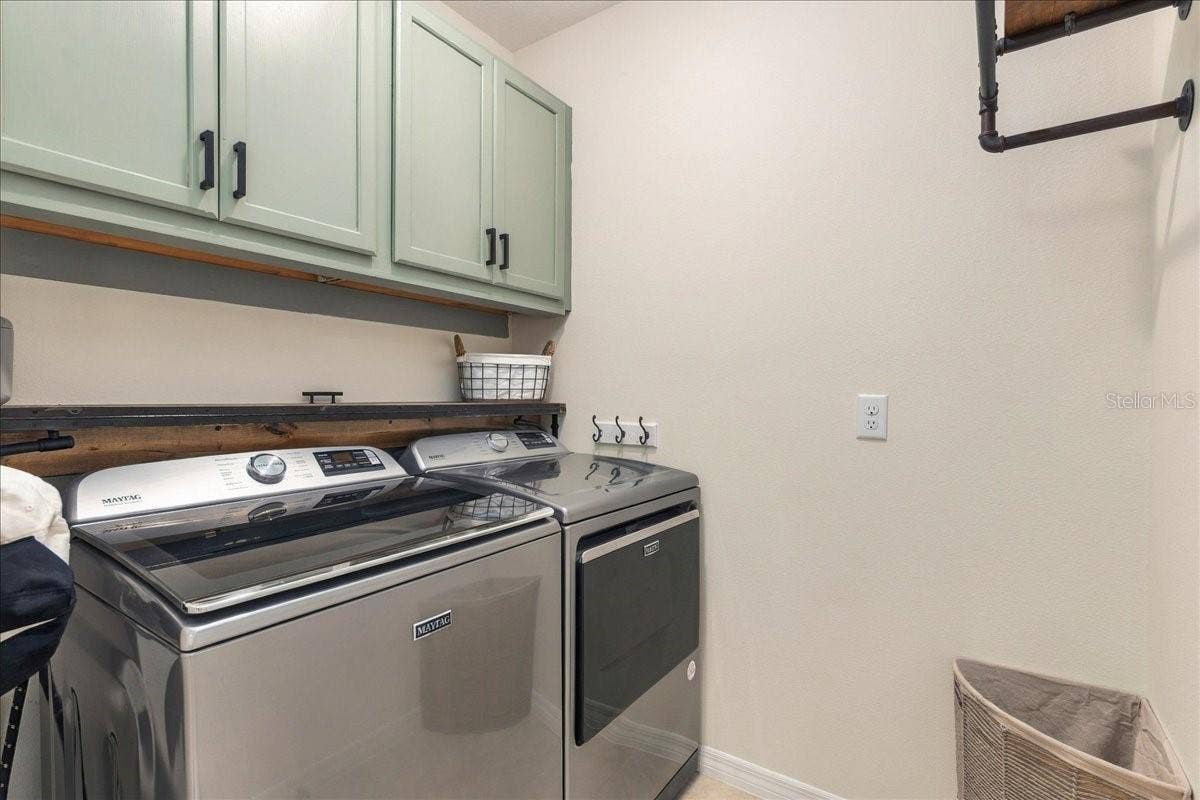 5244 GREENHEART AVENUE, Mount Dora, FL 32757