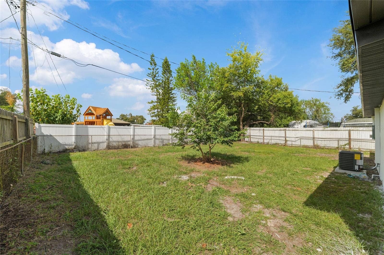 3215 WELBORN WAY, Tampa, FL 33619 3215 WELBORN WAY, Tampa, FL 33619