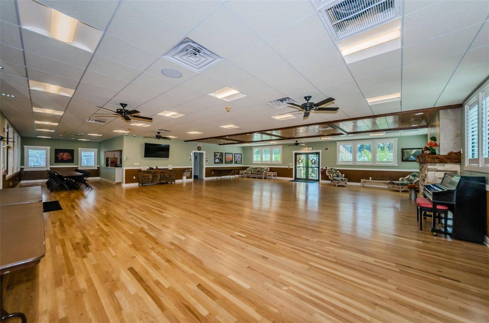 1529 E DORCHESTER DRIVE, Palm Harbor, FL 34684