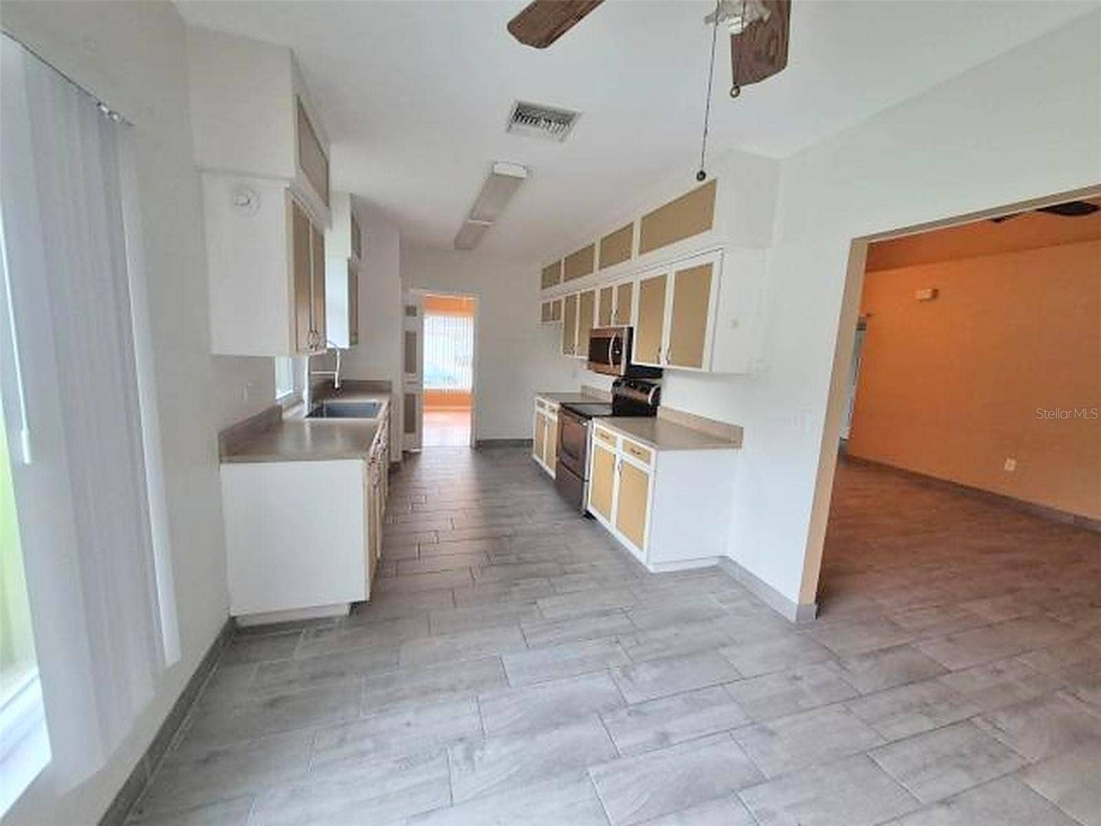902 GREENBELT CIRCLE, Brandon, FL 33510
