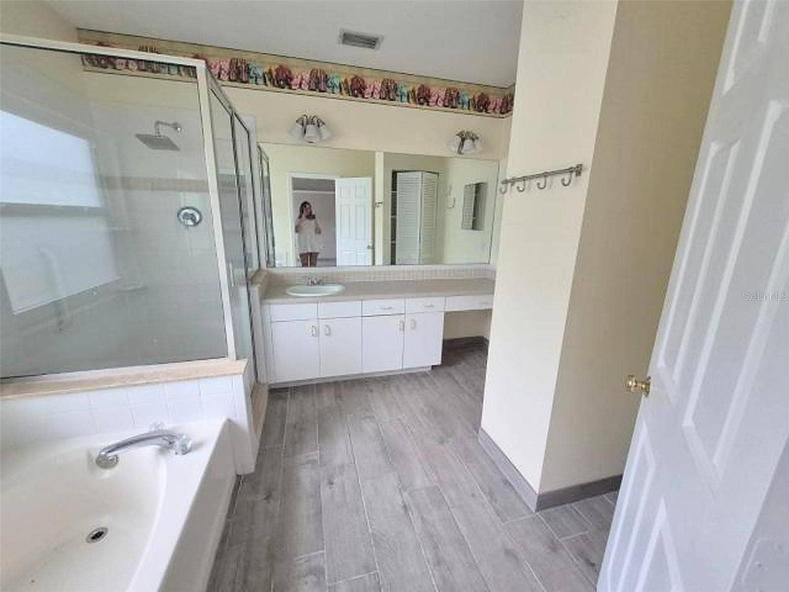 902 GREENBELT CIRCLE, Brandon, FL 33510