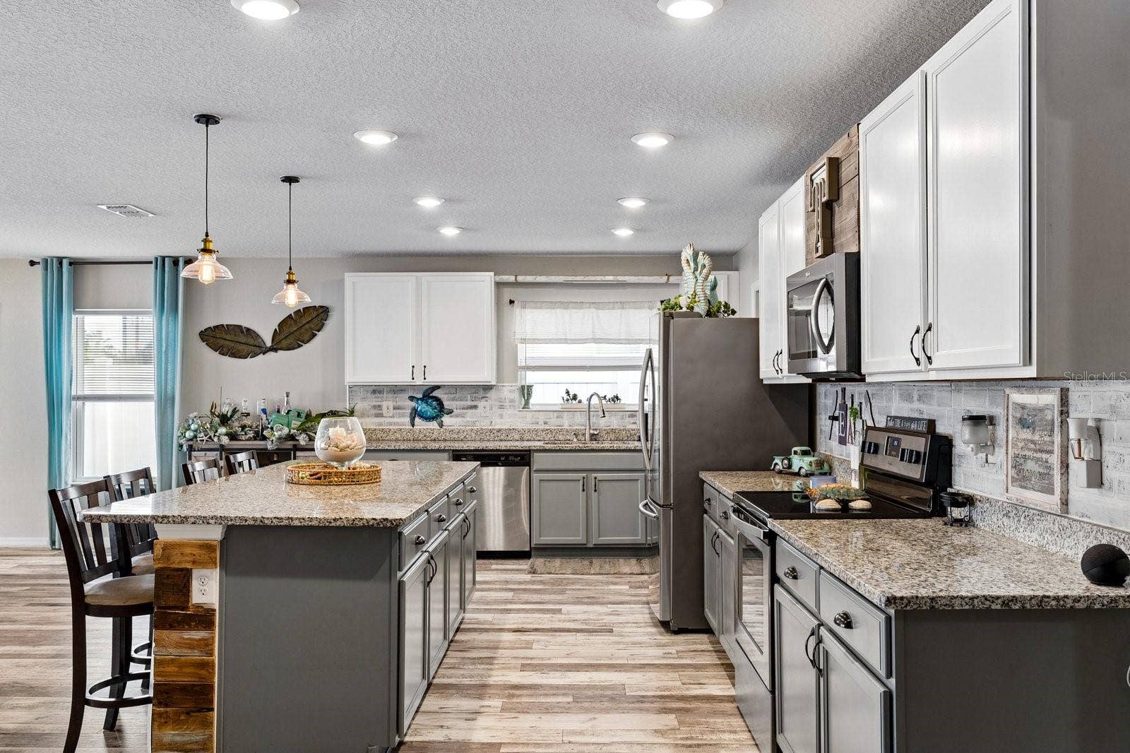 Huge kitchen