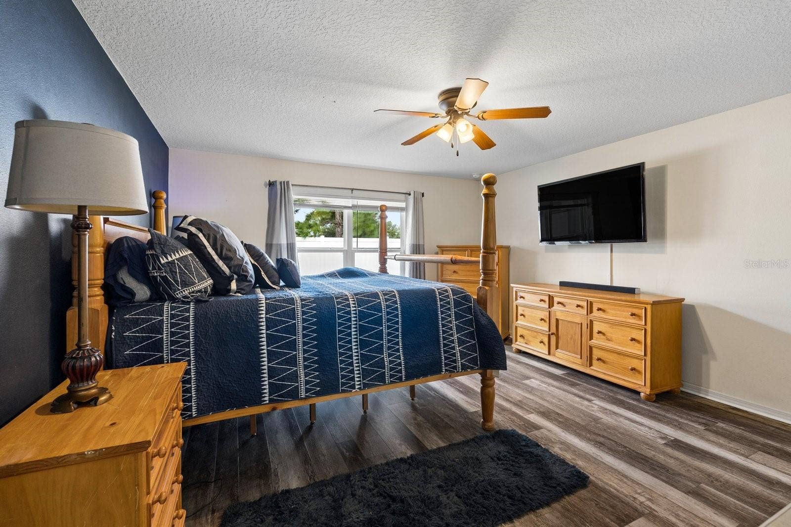 Primary suite
