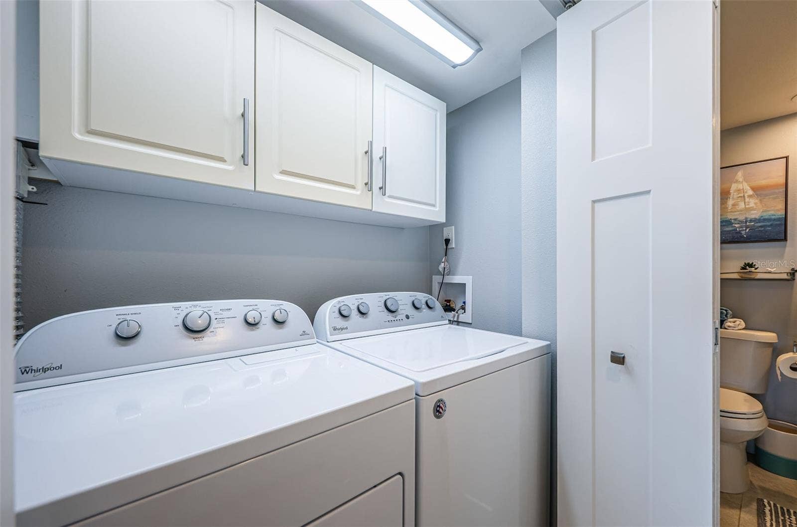 4775 COVE CIRCLE, #904, St Petersburg, FL 33708 RARE - FULL size WASHER/DRYER