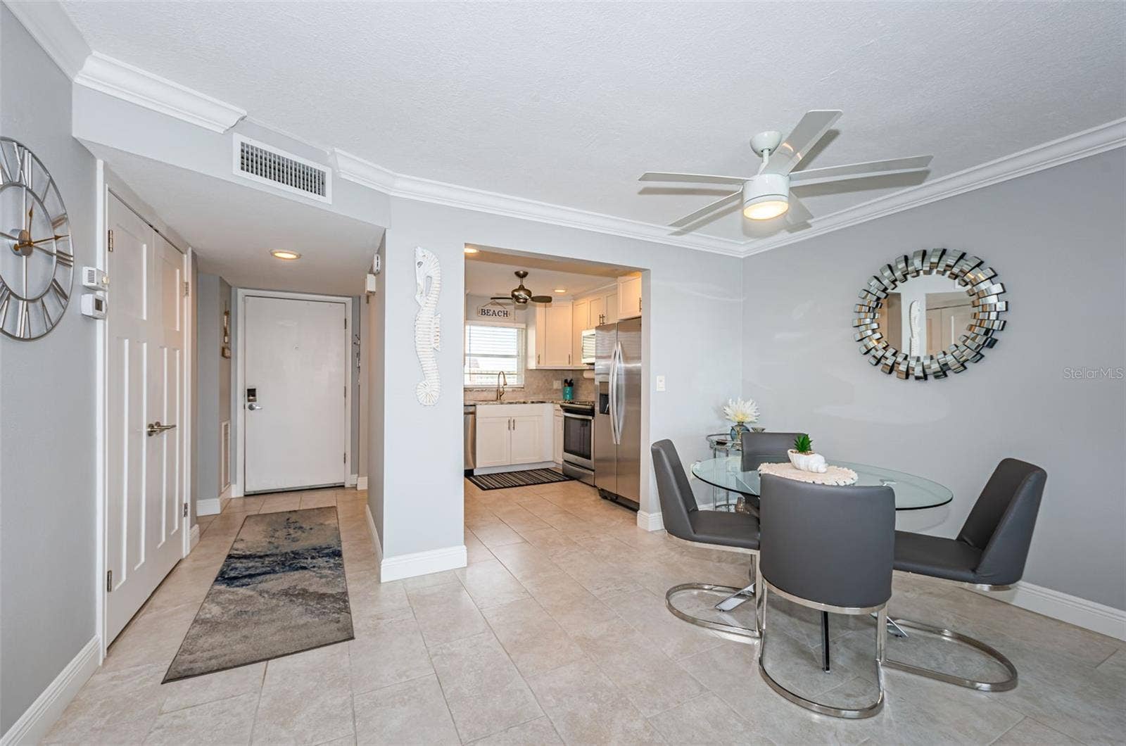 4775 COVE CIRCLE, #904, St Petersburg, FL 33708 Dining area just off the kitchen
