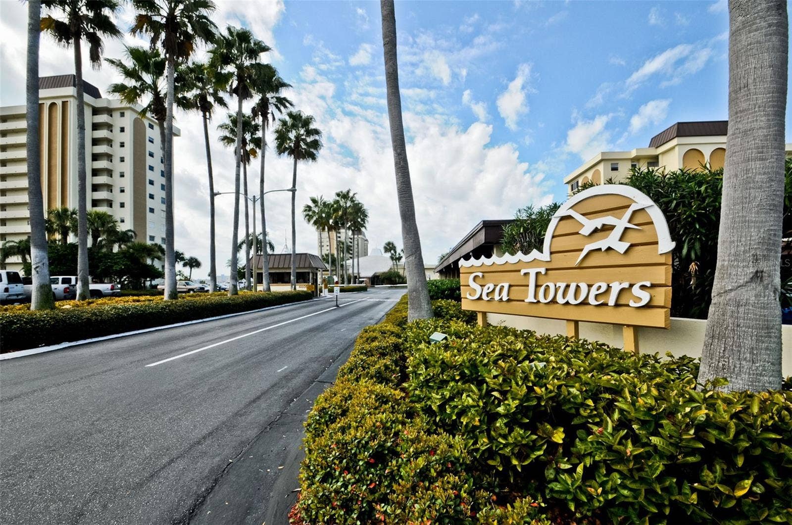 4775 COVE CIRCLE, #904, St Petersburg, FL 33708 Welcome to Paradise!