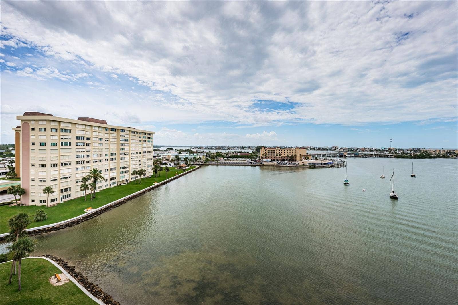 4775 COVE CIRCLE, #904, St Petersburg, FL 33708 4775 COVE CIRCLE, #904, St Petersburg, FL 33708