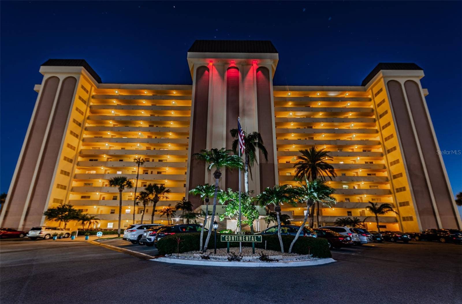 4775 COVE CIRCLE, #904, St Petersburg, FL 33708 Front of Continental Building