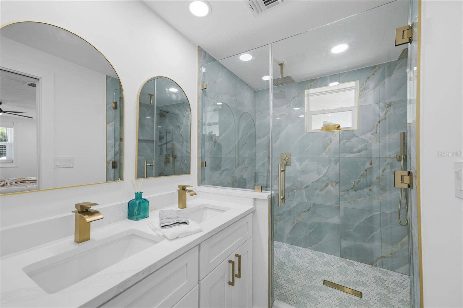 1300 S HILLCREST AVENUE, Clearwater, FL 33756 1300 S HILLCREST AVENUE, Clearwater, FL 33756