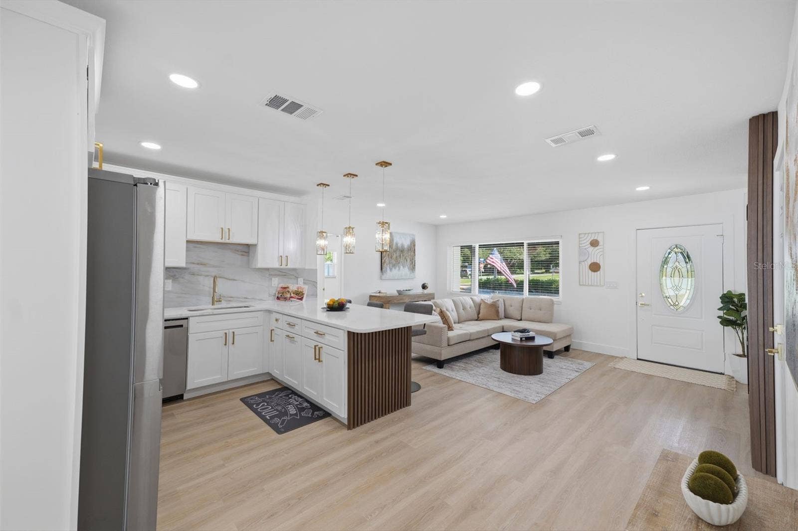 1300 S HILLCREST AVENUE, Clearwater, FL 33756 1300 S HILLCREST AVENUE, Clearwater, FL 33756
