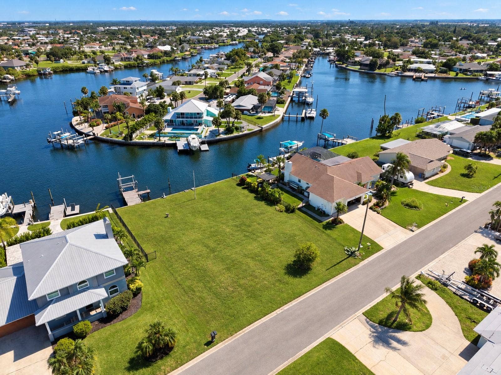 753 GRAN KAYMEN WAY, Apollo Beach, FL 33572 753 GRAN KAYMEN WAY, Apollo Beach, FL 33572
