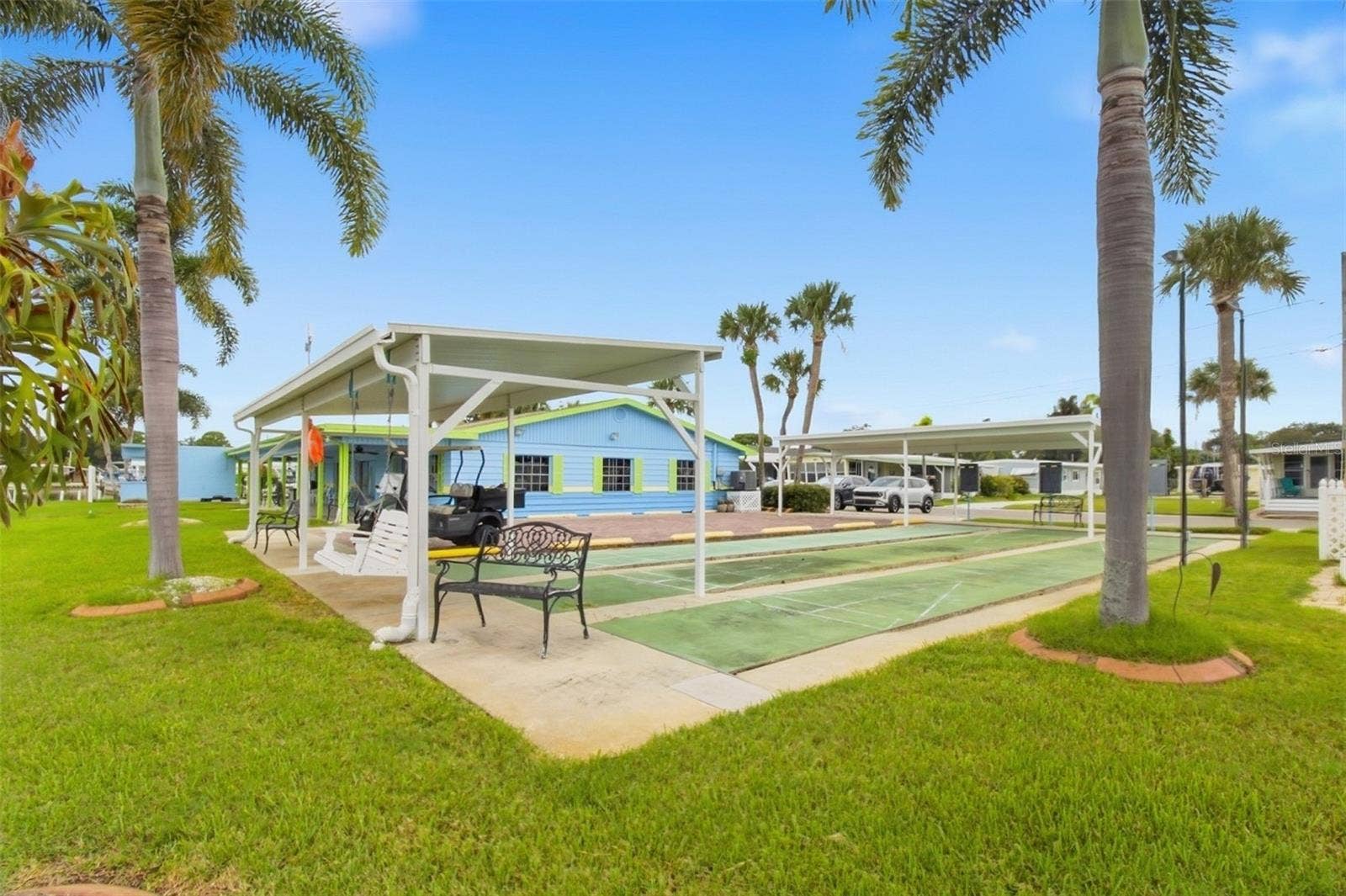70 SCHOONER DRIVE, #70, Palm Harbor, FL 34683 Shuffleboard court