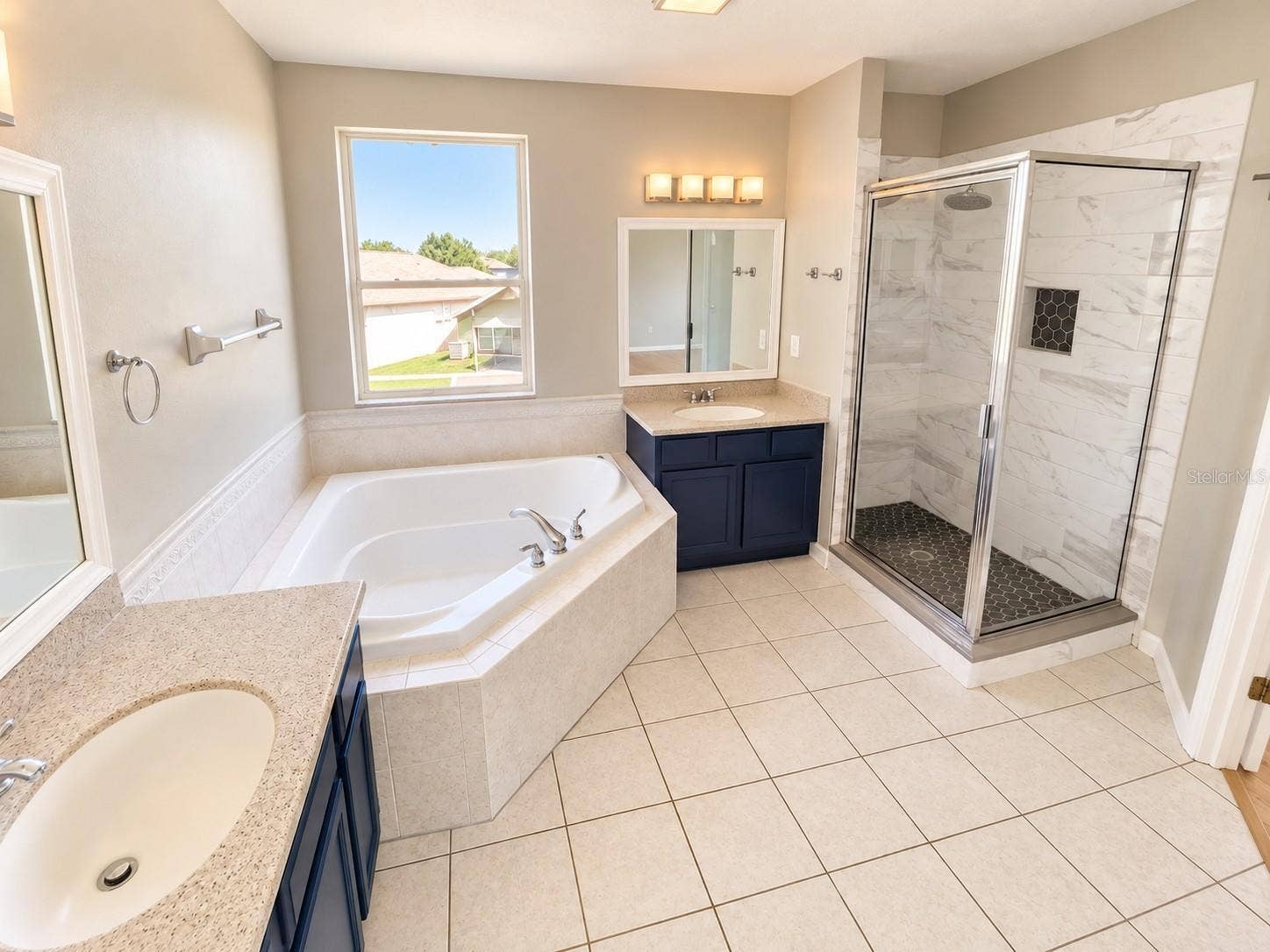Primary en-Suite Bathrrom