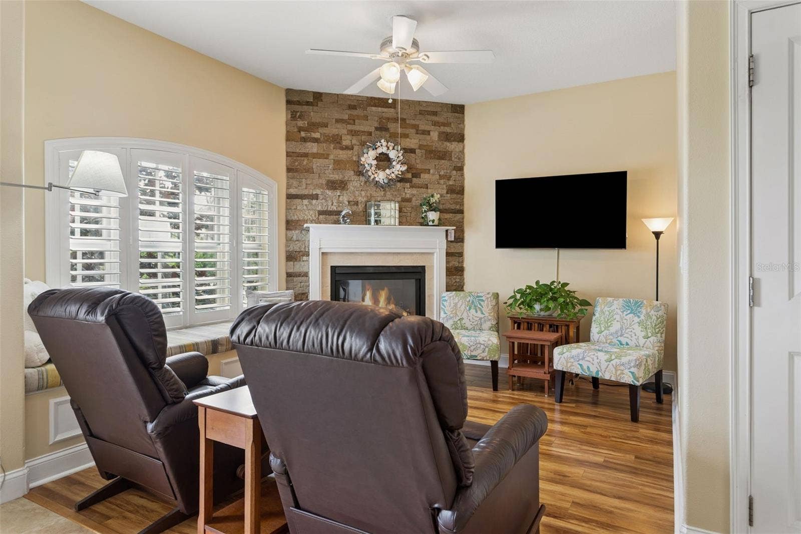 6522 SAND SHORE LANE, New Port Richey, FL 34652 Living Room - 6522 Sand Shore Lane