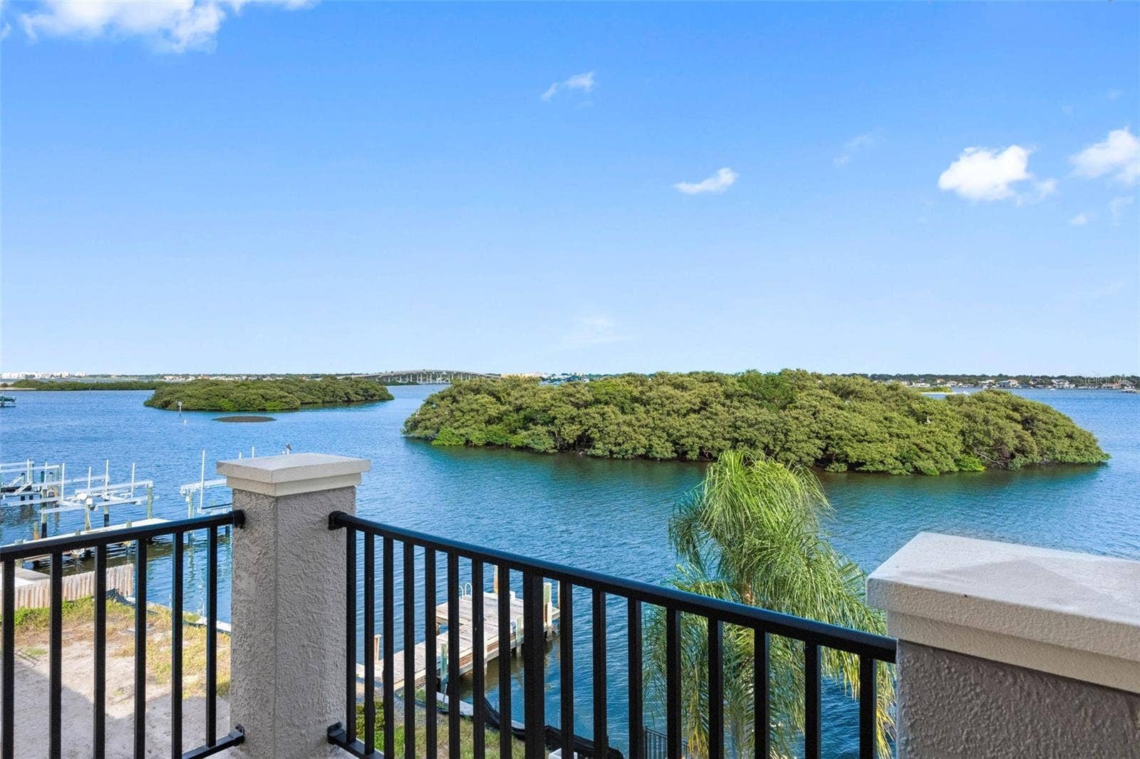 505 HARBOR DRIVE, Belleair Beach, FL 33786 505 HARBOR DRIVE, Belleair Beach, FL 33786