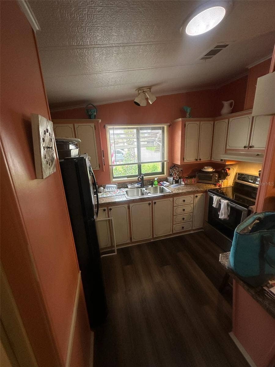 438 TARRSON BOULEVARD, Lady Lake, FL 32159