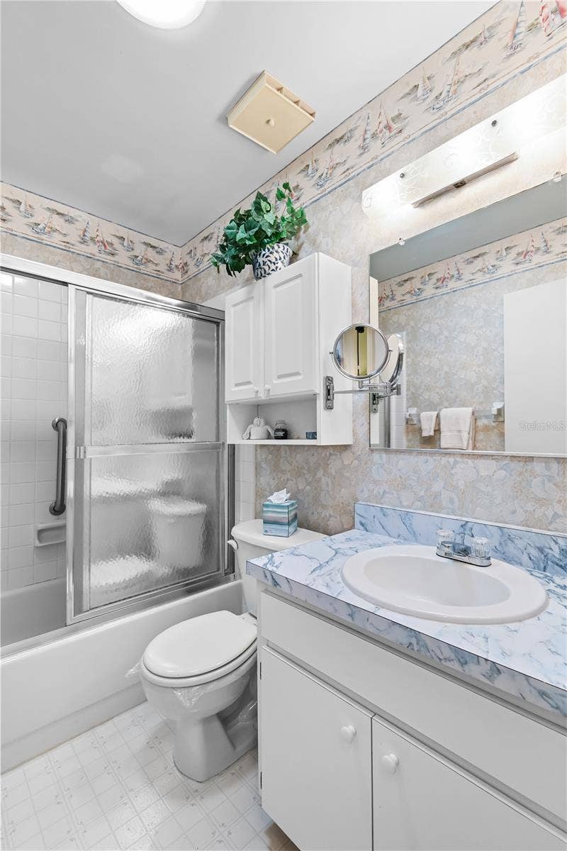 2346 GAINESBOROUGH LOOP, #211, Sun City Center, FL 33573