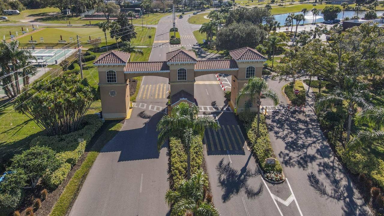 2346 GAINESBOROUGH LOOP, #211, Sun City Center, FL 33573