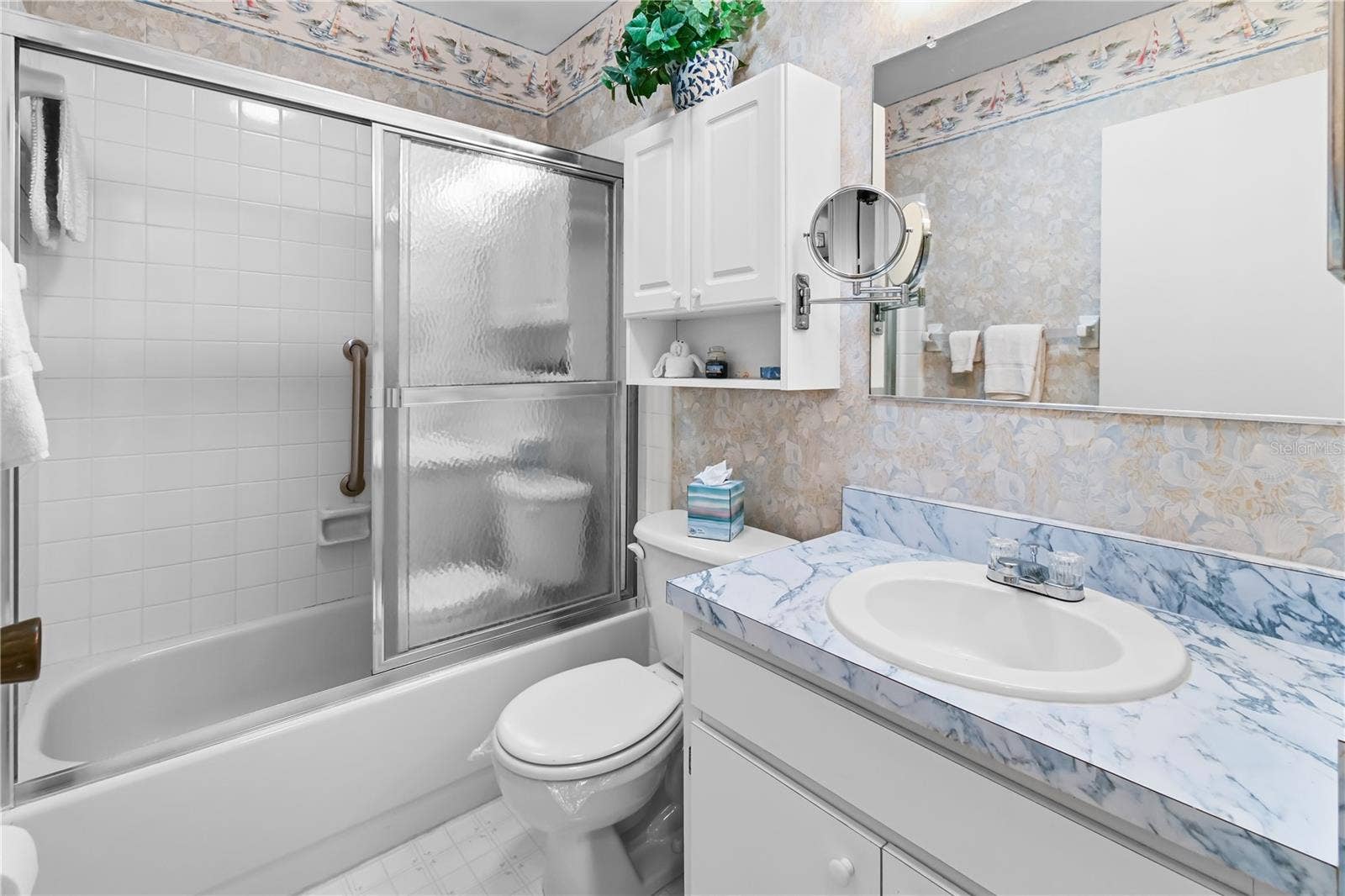 2346 GAINESBOROUGH LOOP, #211, Sun City Center, FL 33573