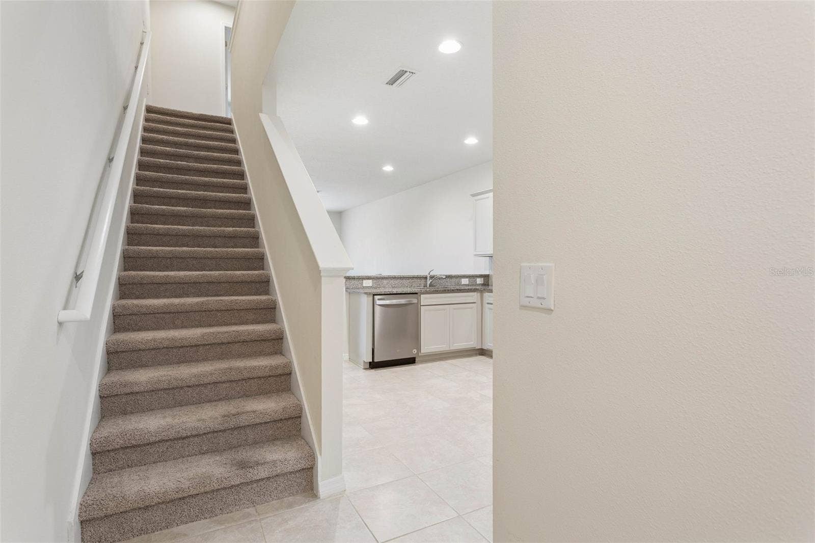 9146 HILLCROFT DRIVE, Riverview, FL 33578