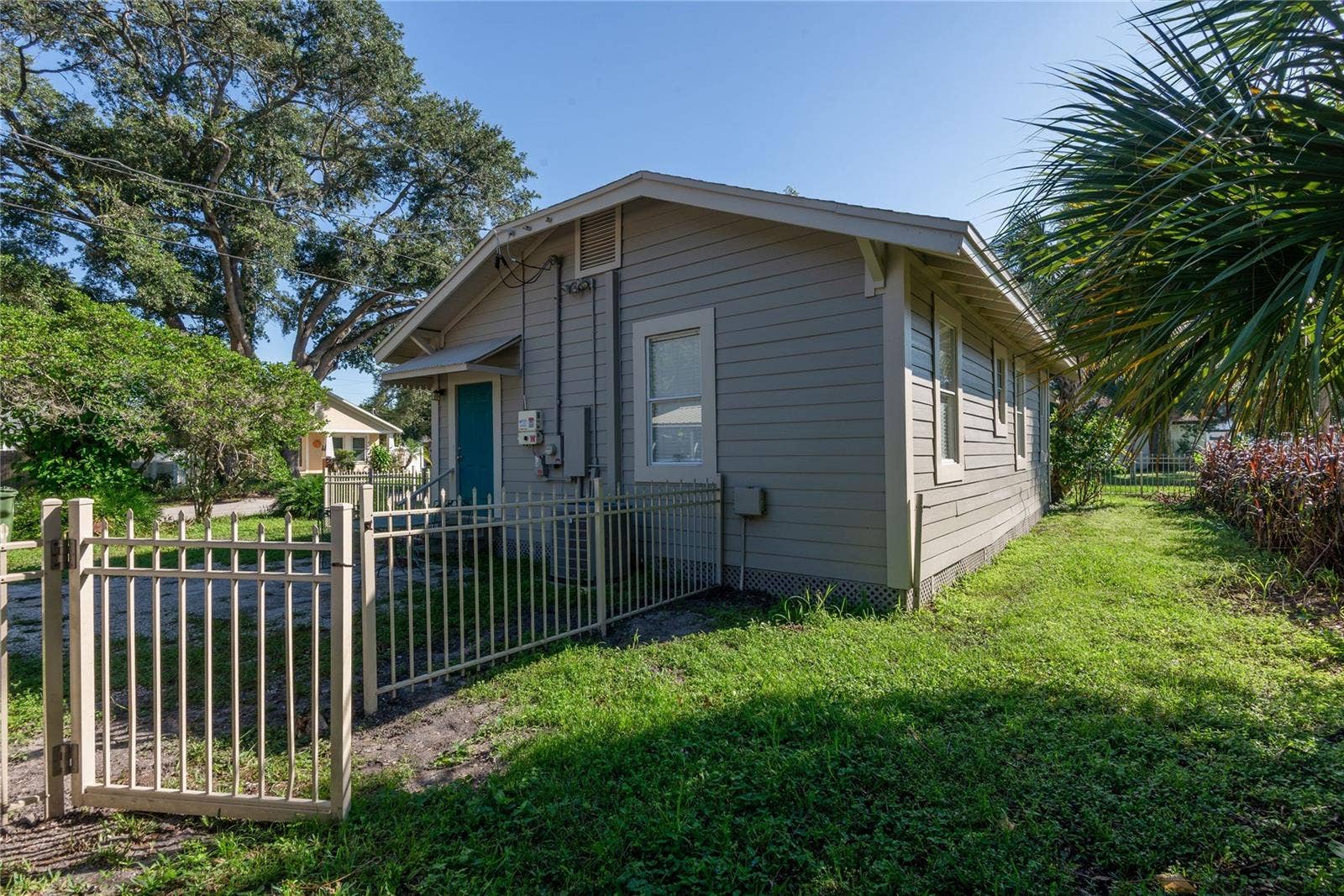 3810 N DARWIN AVENUE, Tampa, FL 33603 3810 N DARWIN AVENUE, Tampa, FL 33603