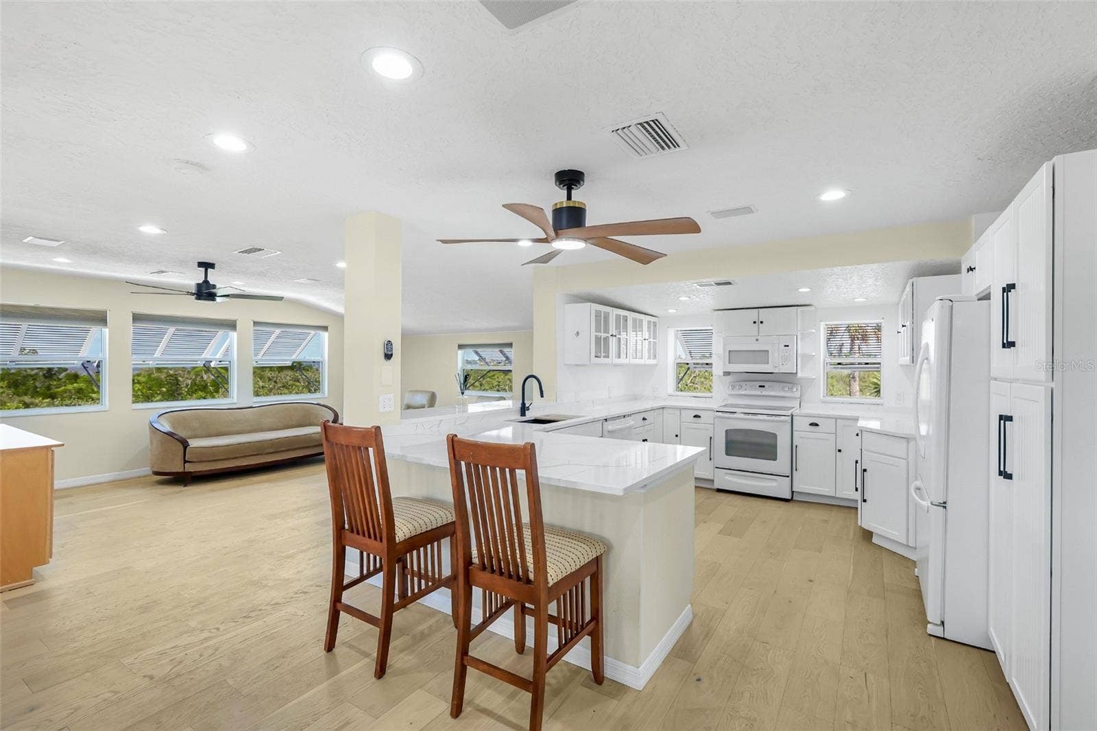 707 40TH STREET W, Palmetto, FL 34221 707 40TH STREET W, Palmetto, FL 34221