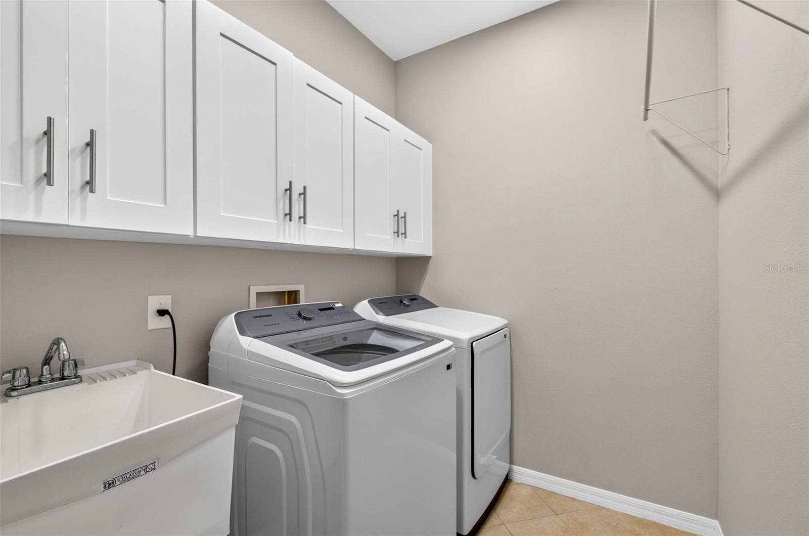 3825 SALIDA DELSOL DRIVE, Ruskin, FL 33573 3825 SALIDA DELSOL DRIVE, Ruskin, FL 33573