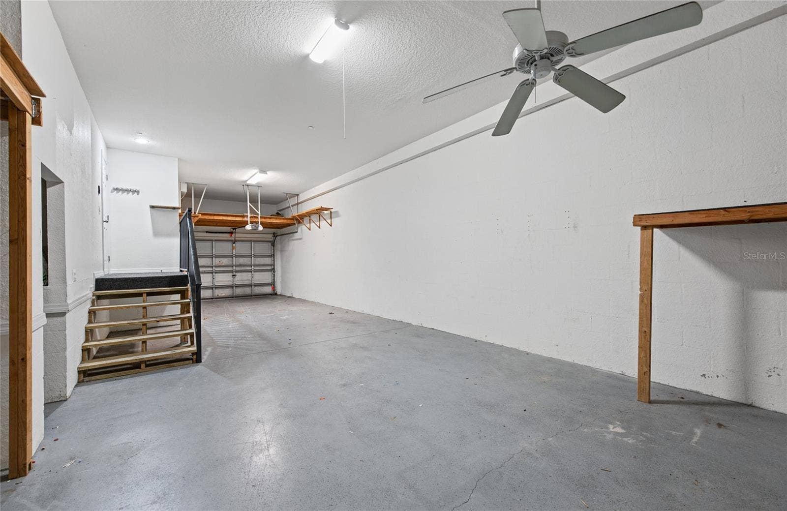 1146 VENETIAN HARBOR DRIVE NE, St Petersburg, FL 33702 3 car tandem garage 12x59