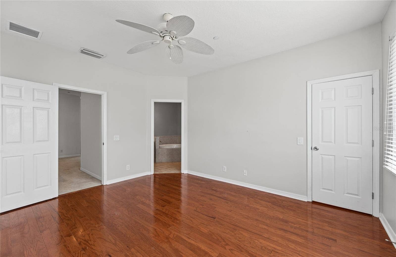 1146 VENETIAN HARBOR DRIVE NE, St Petersburg, FL 33702 hard wood floors