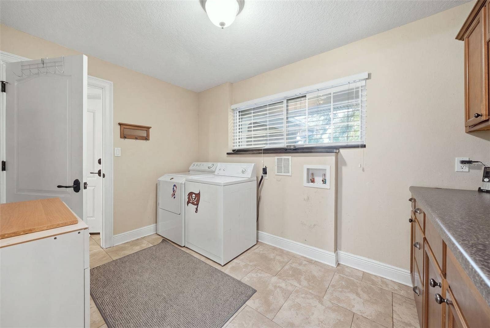 17501 LAKESHORE ROAD, Lutz, FL 33558 17501 LAKESHORE ROAD, Lutz, FL 33558