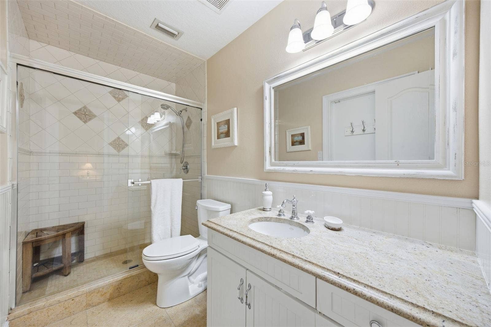 17501 LAKESHORE ROAD, Lutz, FL 33558 17501 LAKESHORE ROAD, Lutz, FL 33558