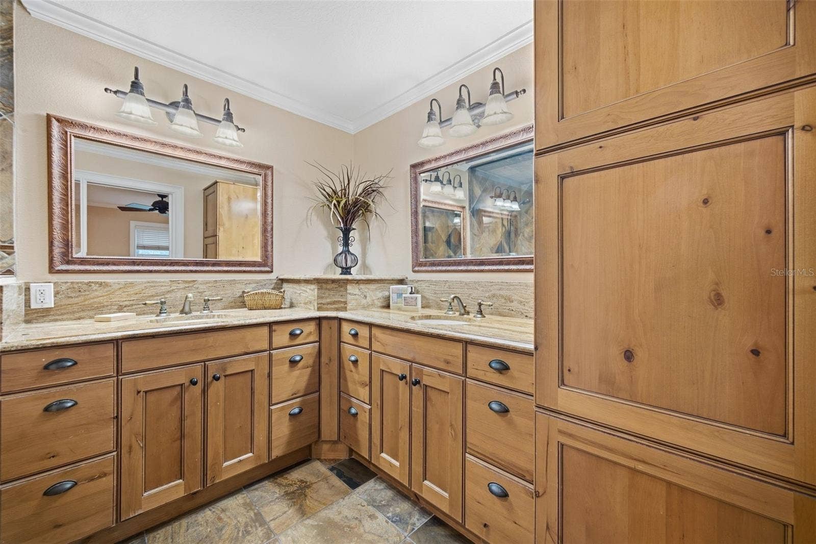 17501 LAKESHORE ROAD, Lutz, FL 33558 17501 LAKESHORE ROAD, Lutz, FL 33558