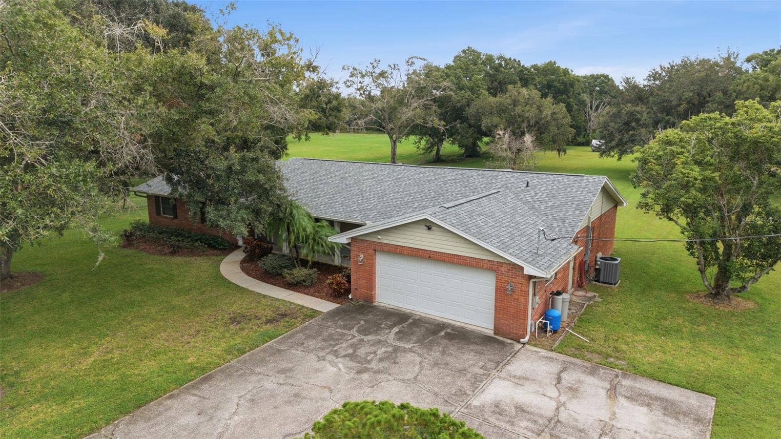 17501 LAKESHORE ROAD, Lutz, FL 33558 17501 LAKESHORE ROAD, Lutz, FL 33558