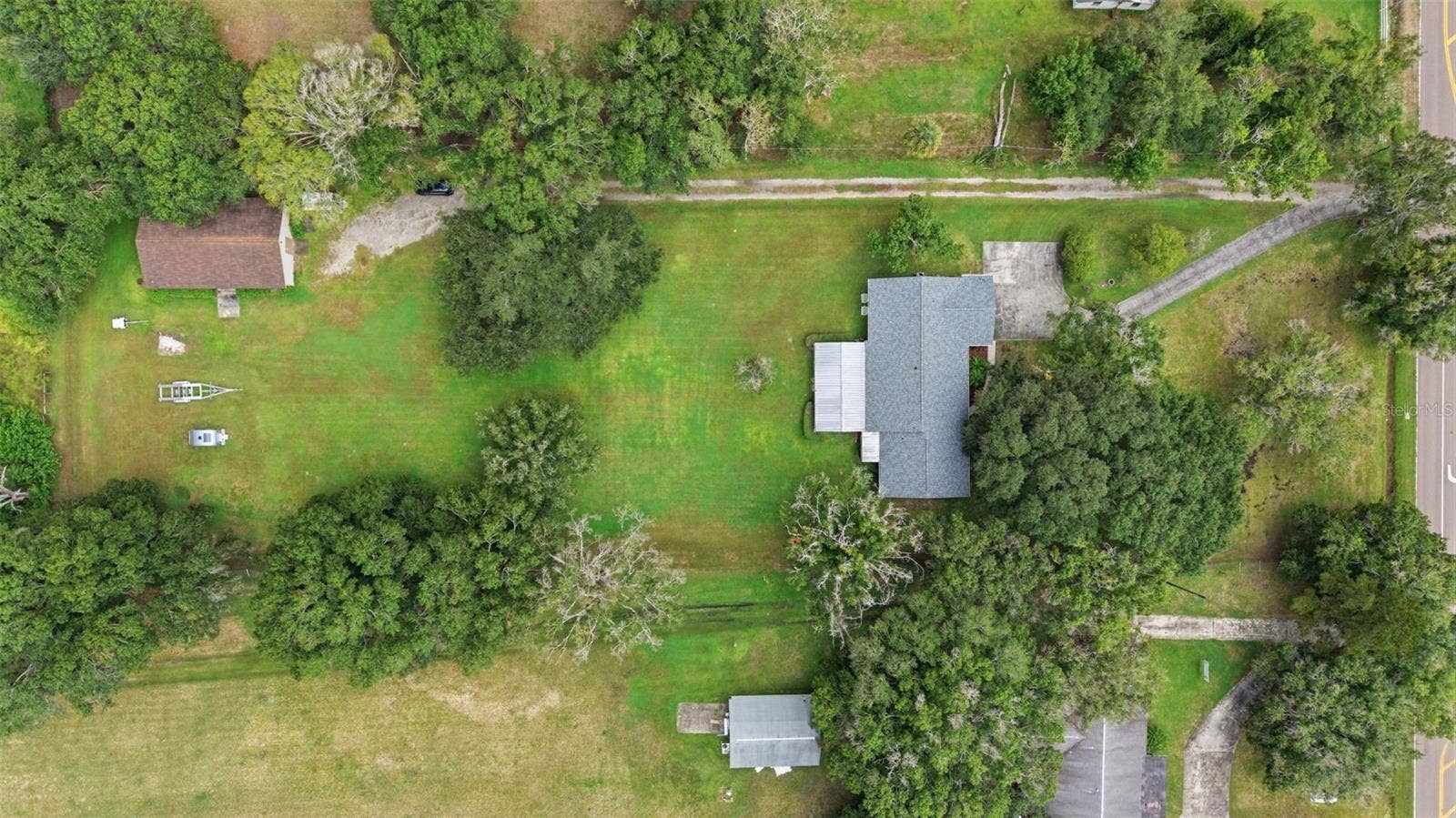 17501 LAKESHORE ROAD, Lutz, FL 33558 17501 LAKESHORE ROAD, Lutz, FL 33558