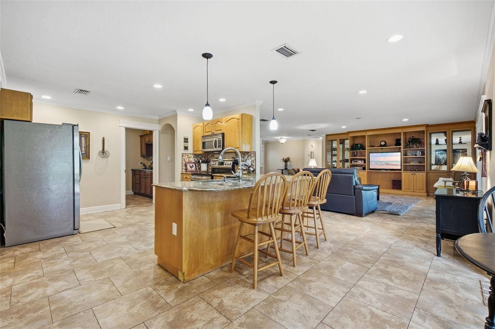 17501 LAKESHORE ROAD, Lutz, FL 33558 17501 LAKESHORE ROAD, Lutz, FL 33558